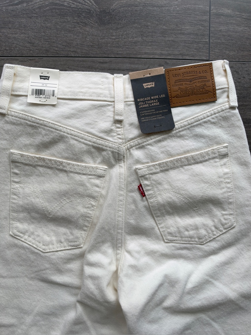 Levi’s Ribcage Wide Leg Jeans - Picture 3 of 4